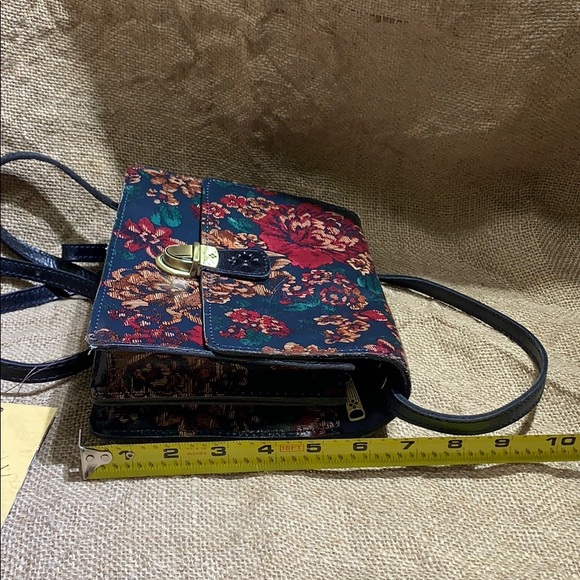 New Patricia Nash leather floral bag with tags. - Picture 3 of 8